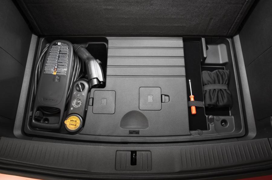 Holden Volt 2013 года  (фото 5 из 87)